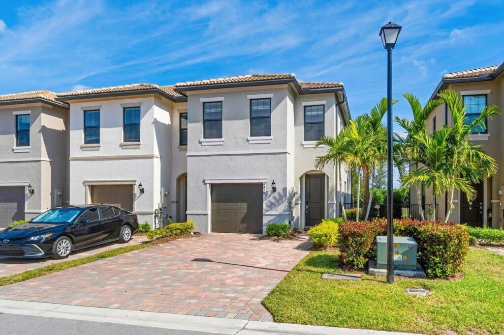 Single family home Delray Beach leased